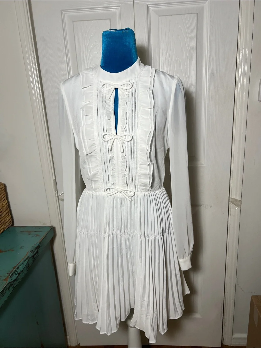 Self Portrait Ivory Ruffled Bib Mini Dress Women’s 6 - Picture 2 of 8